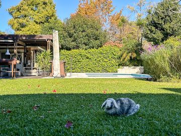 Casa en Venta, Elegante, Funcional y en Perfecto Estado en las Lomas de San Isidro
