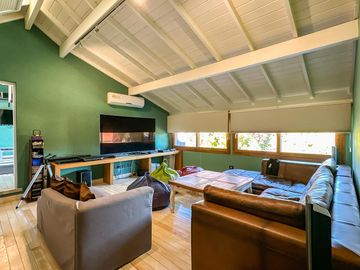 Casa en Venta, Elegante, Funcional y en Perfecto Estado en las Lomas de San Isidro