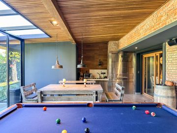 Casa en Venta, Elegante, Funcional y en Perfecto Estado en las Lomas de San Isidro