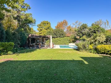 Casa en Venta, Elegante, Funcional y en Perfecto Estado en las Lomas de San Isidro