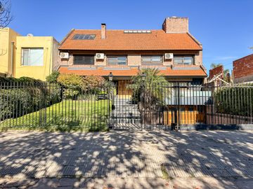 Casa en Venta, Elegante, Funcional y en Perfecto Estado en las Lomas de San Isidro