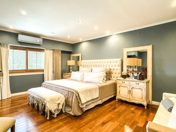 Casa en Venta, Elegante, Funcional y en Perfecto Estado en las Lomas de San Isidro