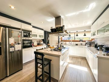 Casa en Venta, Elegante, Funcional y en Perfecto Estado en las Lomas de San Isidro