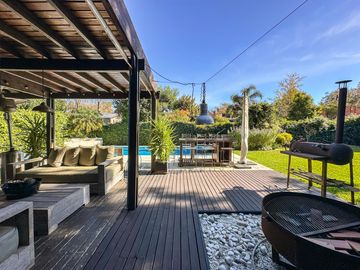 Casa en Venta, Elegante, Funcional y en Perfecto Estado en las Lomas de San Isidro