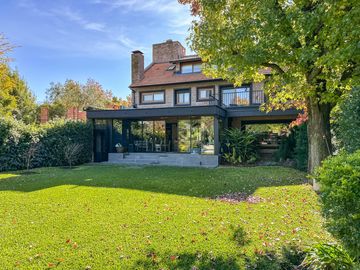 Casa en Venta, Elegante, Funcional y en Perfecto Estado en las Lomas de San Isidro