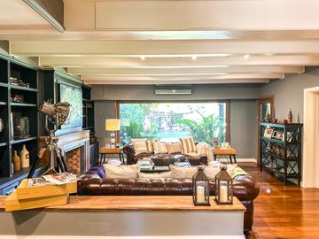 Casa en Venta, Elegante, Funcional y en Perfecto Estado en las Lomas de San Isidro