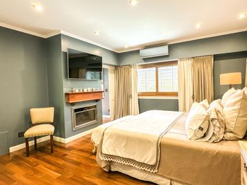 Casa en Venta, Elegante, Funcional y en Perfecto Estado en las Lomas de San Isidro