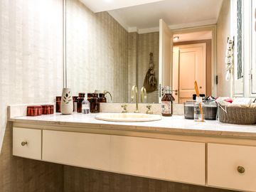 Casa en Venta, Elegante, Funcional y en Perfecto Estado en las Lomas de San Isidro