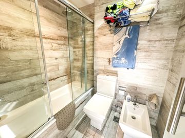 Casa en Venta, Elegante, Funcional y en Perfecto Estado en las Lomas de San Isidro