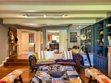 Casa en Venta, Elegante, Funcional y en Perfecto Estado en las Lomas de San Isidro