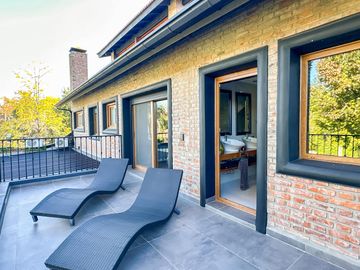 Casa en Venta, Elegante, Funcional y en Perfecto Estado en las Lomas de San Isidro
