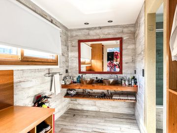 Casa en Venta, Elegante, Funcional y en Perfecto Estado en las Lomas de San Isidro