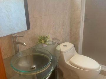 Casa remodelada en venta ubicada en la 4 sección de Lomas Verdes