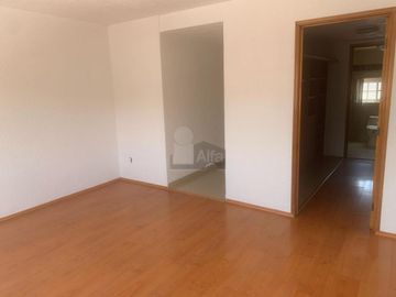 Casa remodelada en venta ubicada en la 4 sección de Lomas Verdes