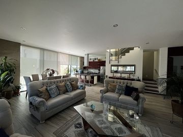 Hermosa Residencia en Venta Bosque Cedros