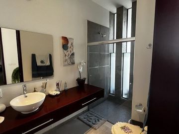 Hermosa Residencia en Venta Bosque Cedros