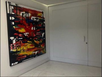 Hermosa Casa en Venta en los Encinos