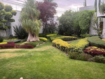 Hermosa Casa en Venta en los Encinos