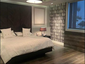 Hermosa Casa en Venta en los Encinos