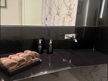 Hermosa Casa en Venta en los Encinos