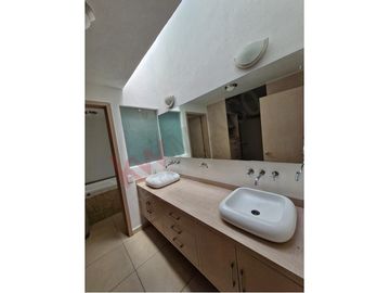 CASA EN VENTA EN LOS CÁNTAROS CON ROOF GARDEN EN PRIVADA CON ALBERCA Y PLAPA