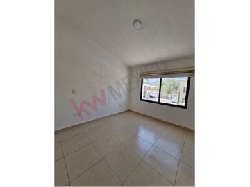 CASA EN VENTA EN LOS CÁNTAROS CON ROOF GARDEN EN PRIVADA CON ALBERCA Y PLAPA