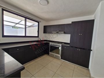 CASA EN VENTA EN LOS CÁNTAROS CON ROOF GARDEN EN PRIVADA CON ALBERCA Y PLAPA