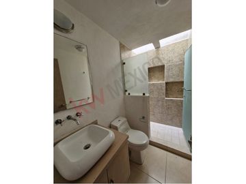 CASA EN VENTA EN LOS CÁNTAROS CON ROOF GARDEN EN PRIVADA CON ALBERCA Y PLAPA