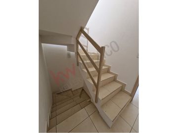 CASA EN VENTA EN LOS CÁNTAROS CON ROOF GARDEN EN PRIVADA CON ALBERCA Y PLAPA