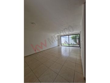 CASA EN VENTA EN LOS CÁNTAROS CON ROOF GARDEN EN PRIVADA CON ALBERCA Y PLAPA