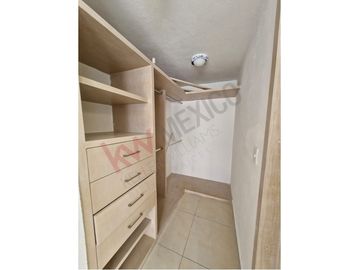 CASA EN VENTA EN LOS CÁNTAROS CON ROOF GARDEN EN PRIVADA CON ALBERCA Y PLAPA