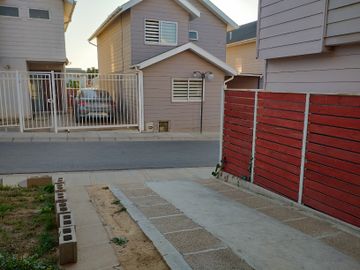CRISOL VENDE LINDA CASA EN BULNES, CENTRAL 3D, 3B, 2E