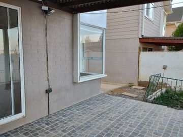 CRISOL VENDE LINDA CASA EN BULNES, CENTRAL 3D, 3B, 2E