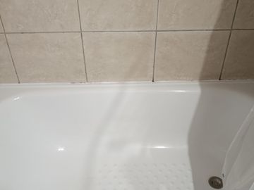 INIZIA PROPIEDADES VENDE LINDA CASA DE DOS PISOS EN BUIN