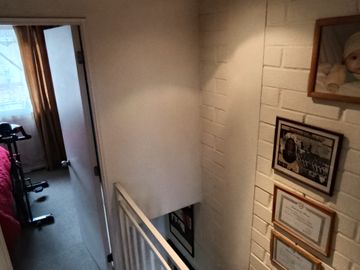INIZIA PROPIEDADES VENDE LINDA CASA DE DOS PISOS EN BUIN
