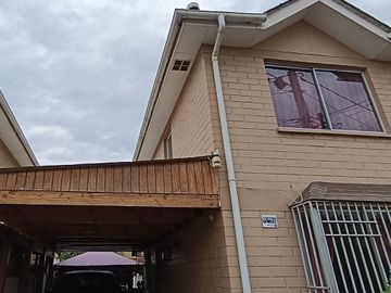 INIZIA PROPIEDADES VENDE LINDA CASA DE DOS PISOS EN BUIN