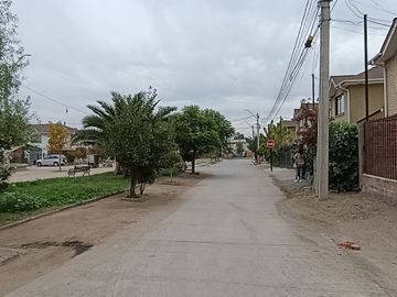 INIZIA PROPIEDADES VENDE LINDA CASA DE DOS PISOS EN BUIN