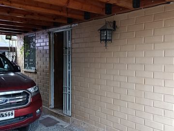 INIZIA PROPIEDADES VENDE LINDA CASA DE DOS PISOS EN BUIN