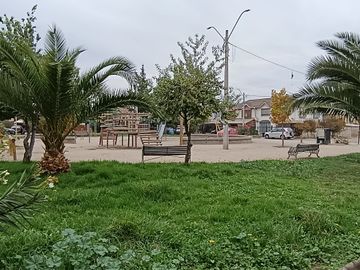 INIZIA PROPIEDADES VENDE LINDA CASA DE DOS PISOS EN BUIN