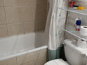 INIZIA PROPIEDADES VENDE LINDA CASA DE DOS PISOS EN BUIN