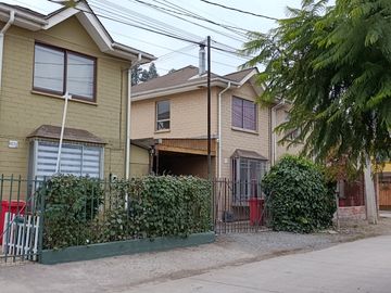 INIZIA PROPIEDADES VENDE LINDA CASA DE DOS PISOS EN BUIN