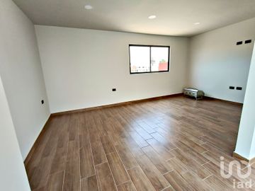 Venta de casa sobre periférico a la altura del CEA Cuautlancingo