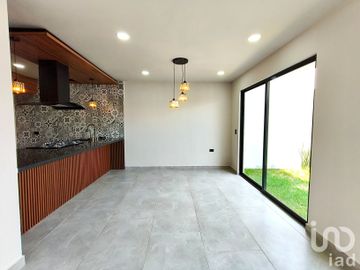 Venta de casa sobre periférico a la altura del CEA Cuautlancingo