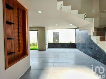 Venta de casa sobre periférico a la altura del CEA Cuautlancingo