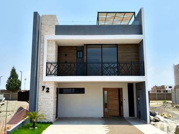 Venta de casa sobre periférico a la altura del CEA Cuautlancingo