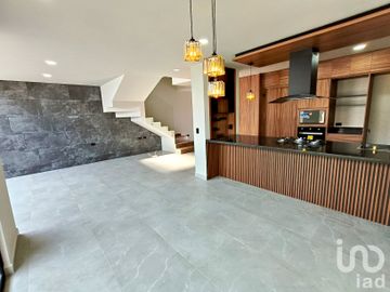 Venta de casa sobre periférico a la altura del CEA Cuautlancingo