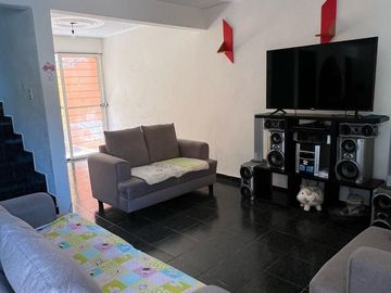 CASA EN VENTA EN JARDINES DE MORELOS, SECCIÓN FUENTES