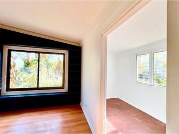 2D 1B con 4000 m2 terreno. Galpón 21 m2
