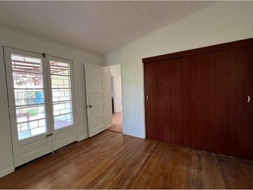 2D 1B con 4000 m2 terreno. Galpón 21 m2