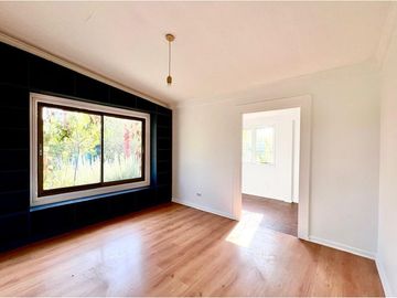 2D 1B con 4000 m2 terreno. Galpón 21 m2